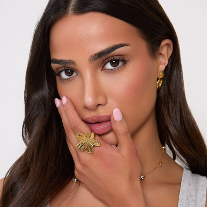 ADJUSTABLE GOLDEN FLOWER RING